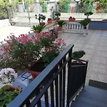 H.ave بومبيي
